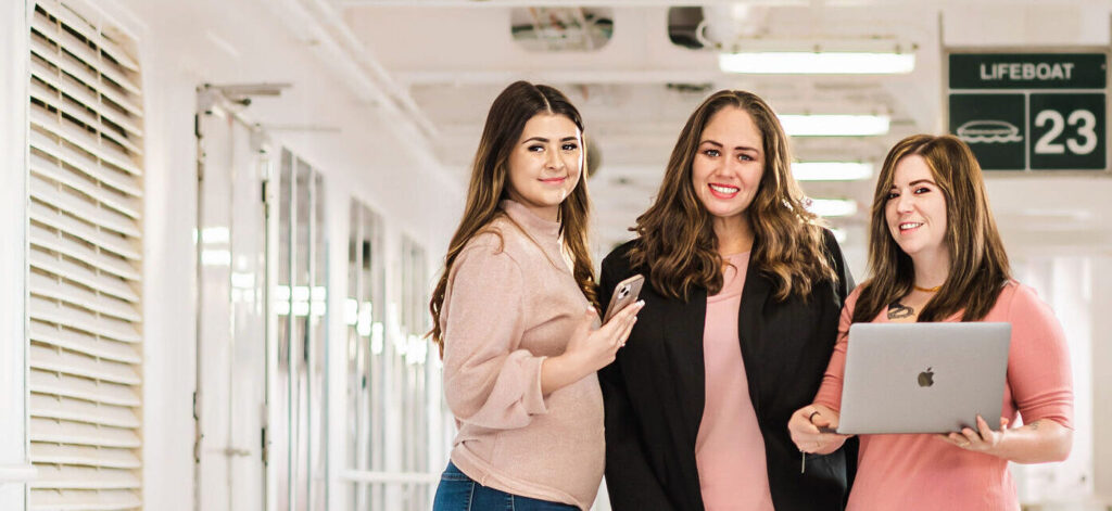 Our expert team answers all your questions about surrogacy